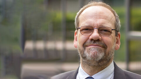 Porträtfoto Wolfgang Müller