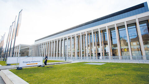 Blick auf das Impfzentrum im Wiesbadener Kongress Center