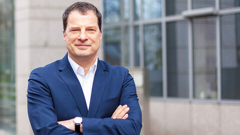 Porträtfoto Ralf Stettner