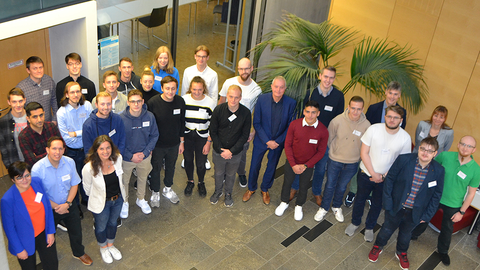Blick in das Atrium des HZD-Neubaus, in dem die dual Studierenden von Direktor Joachim Kaiser begrüßt werden