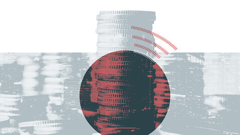 Turm aus aufeinander gestapelten Münzen, im Hintergrund ist undeutlich eine „Skyline“ aus weiteren Münztürmen zu sehen