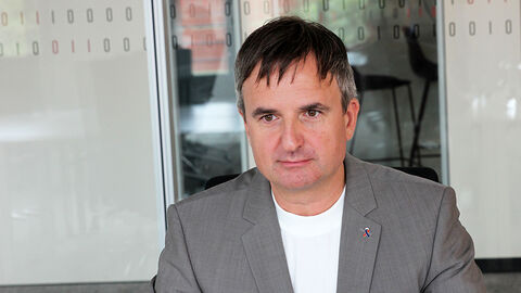 Porträtfoto von Bodo Koch, CDO und Vizepräsident des Hessischen Polizeipräsidiums für Technik