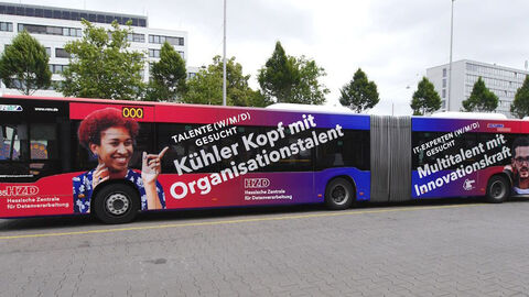 ESWE-Bus mit der neuen HZD-Werbung 