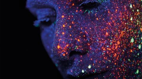 HZD-Chronik_abstraktes Farb-Porträt einer Frau