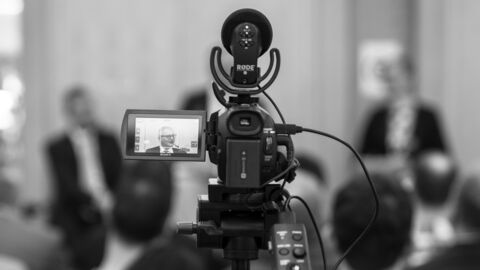 Schwarz-Weiss-Bild mit Kamera