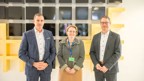 Frontalaufnahme von Thomas Kaspar, Staatssekretärin Tanja Eichner und Hans-Georg Ehrhardt-Gerst